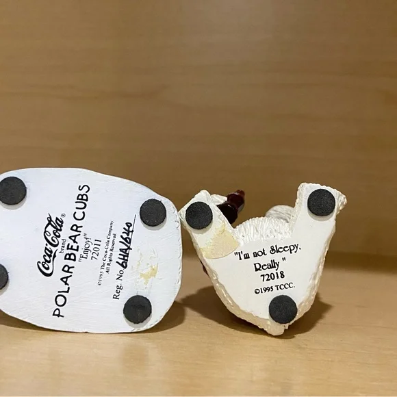 1995 COCA-COLA Brand Polar Bear Cubs Heritage Collection Figurine Statues set/2 - Picture 4 of 4